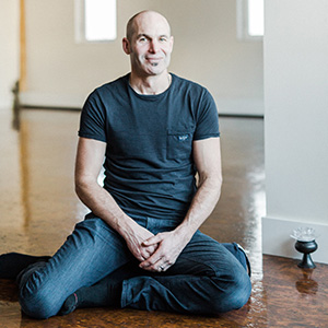 Alastair Cooke yoga-santosha-owner