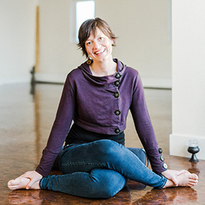 Lisa Tierney yoga-santosha-teacher