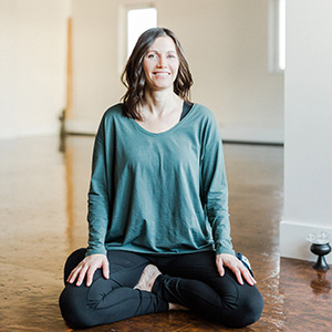 Lisa Whitford yoga-santosha-teacher