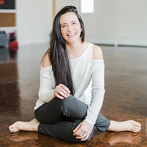 Stephanie Mendoza yoga-santosha-therapist